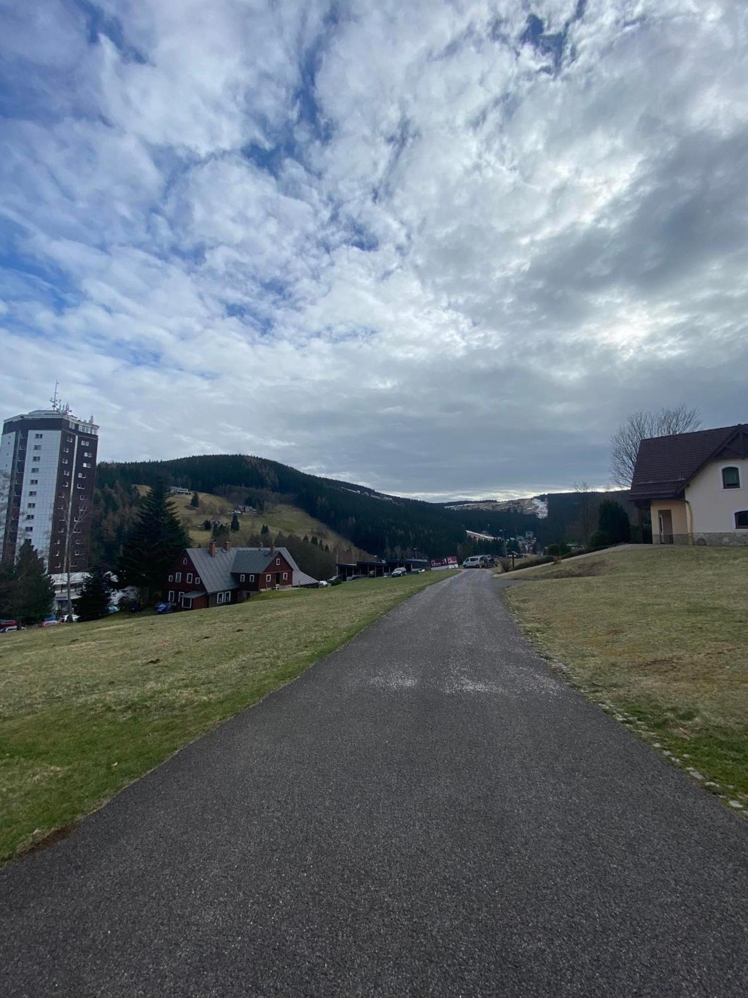 Apartment Okolo Pece Pec pod Snezkou Exteriör bild